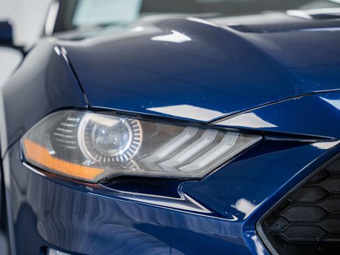 Certified 2019 Ford Mustang Coupe image 9