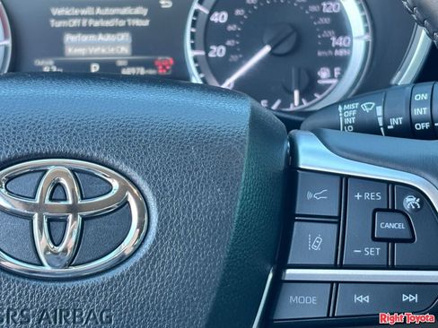 Certified 2024 Toyota Highlander XLE AWD/4WD image 24