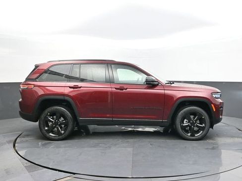 New 2025 Jeep Grand Cherokee Altitude AWD/4WD image 6