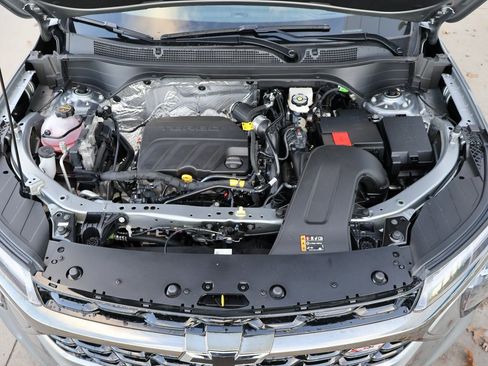 New 2026 Chevrolet Trax RS w/ Sunroof Package image 38