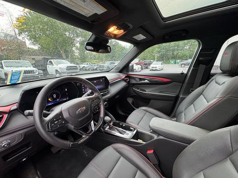 Used 2024 Chevrolet TrailBlazer RS w/ Convenience Package AWD/4WD image 29