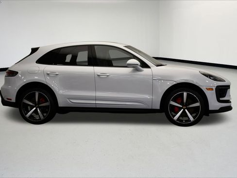 Used 2024 Porsche Macan S image 8