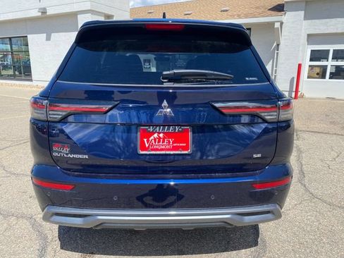 New 2026 Mitsubishi Outlander SE AWD/4WD image 4