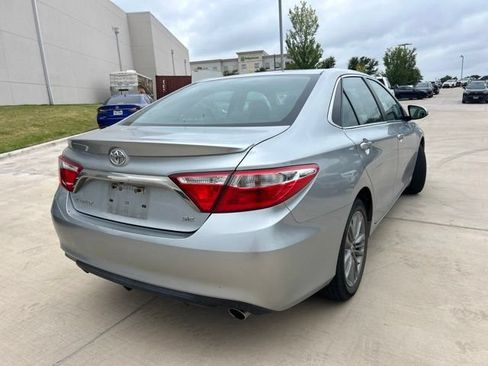 Used 2016 Toyota Camry SE FWD image 3