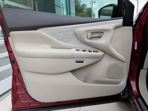 Used 2017 Nissan Murano SL image 14