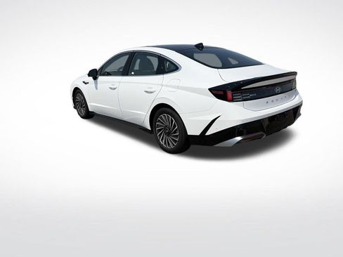 Used 2025 Hyundai Sonata Limited FWD image 3