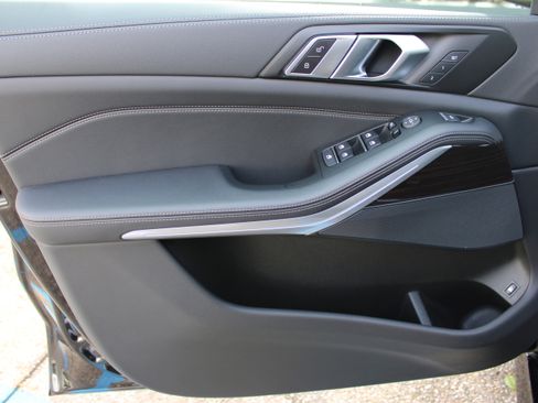 Used 2023 BMW X5 xDrive45e w/ M Sport Package image 14