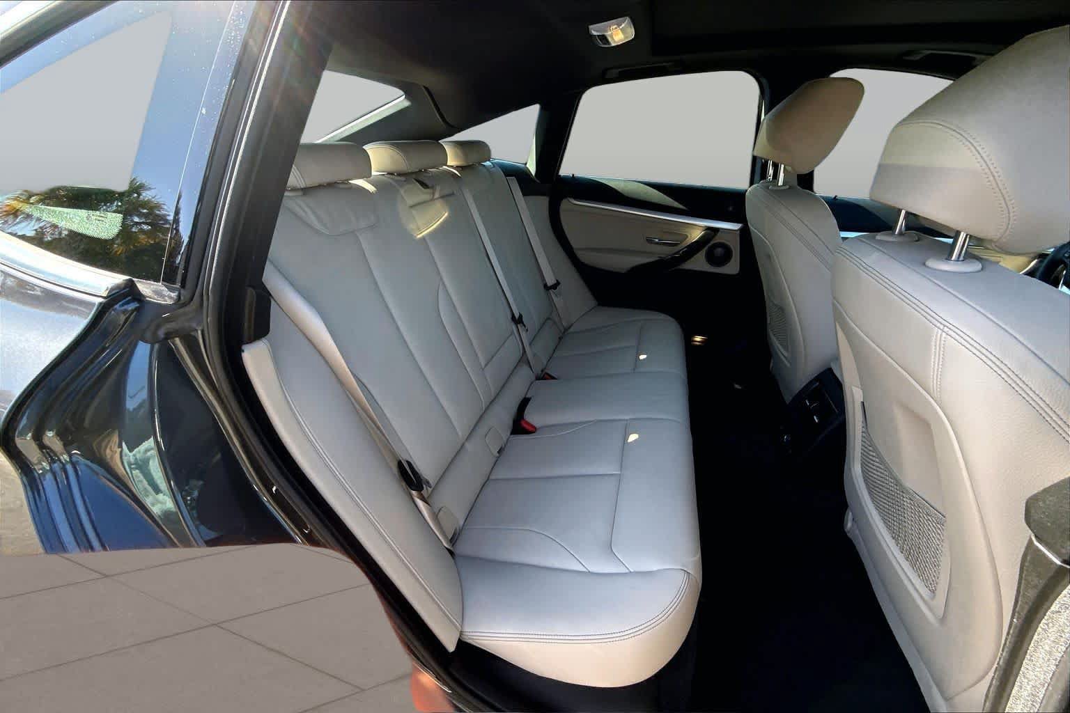 Used 2019 BMW 330i Gran Turismo xDrive w/ Premium Package AWD/4WD image 20