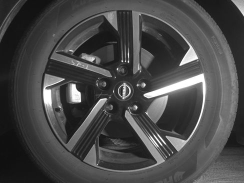 Used 2025 Nissan Sentra SV FWD image 12