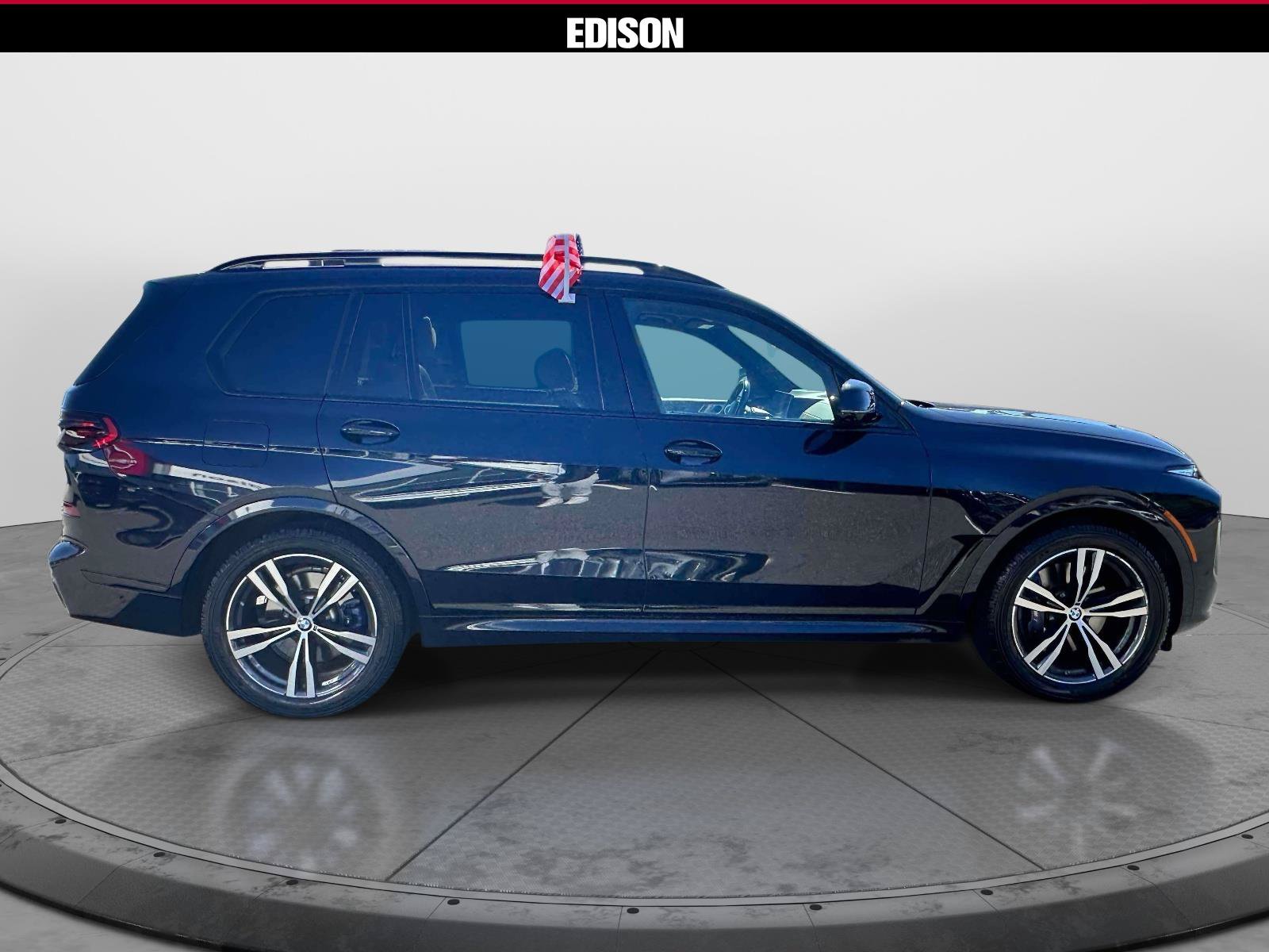Used 2024 BMW X7 xDrive40i w/ M Sport Package AWD/4WD image 3