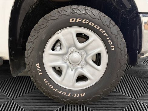 Used 2014 Toyota Tundra SR5 AWD/4WD image 7
