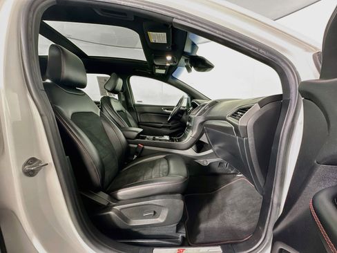 Used 2020 Ford Edge ST-Line w/ Cold Weather Package FWD image 34