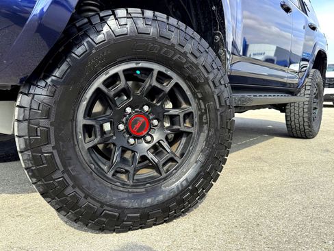 Used 2022 Toyota 4Runner TRD Off-Road Premium image 2