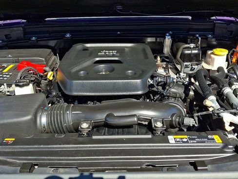 Used 2023 Jeep Wrangler Unlimited Sahara w/ Cold Weather Group image 32