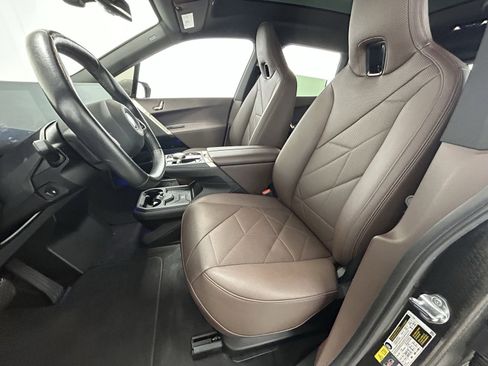 Used 2025 BMW iX xDrive50 image 30