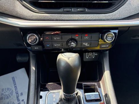 Used 2025 Jeep Compass Latitude image 36