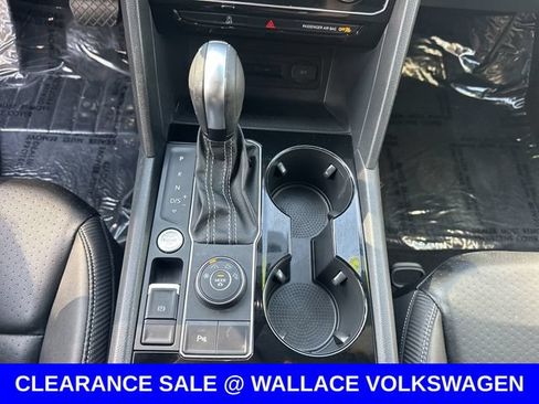 Certified 2022 Volkswagen Atlas Cross Sport SE AWD/4WD image 22