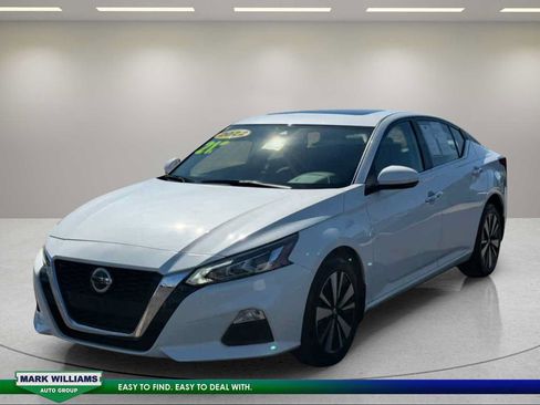 Used 2022 Nissan Altima 2.5 SV w/ SV Premium Package AWD/4WD image 24