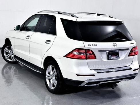 Used 2015 Mercedes-Benz ML 350 ML350 4MATIC w/ Premium 1 Package image 12