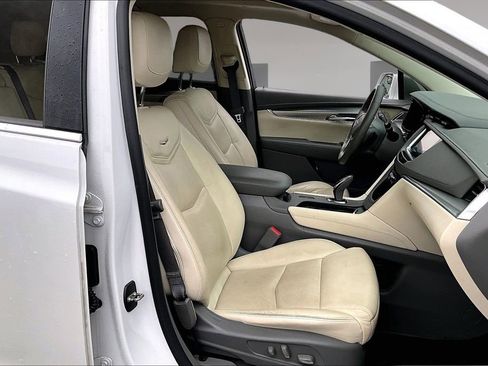 Used 2017 Cadillac XT5 Luxury image 7