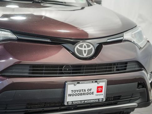 Used 2018 Toyota RAV4 XLE w/ Plus Extra Value Package AWD/4WD image 10