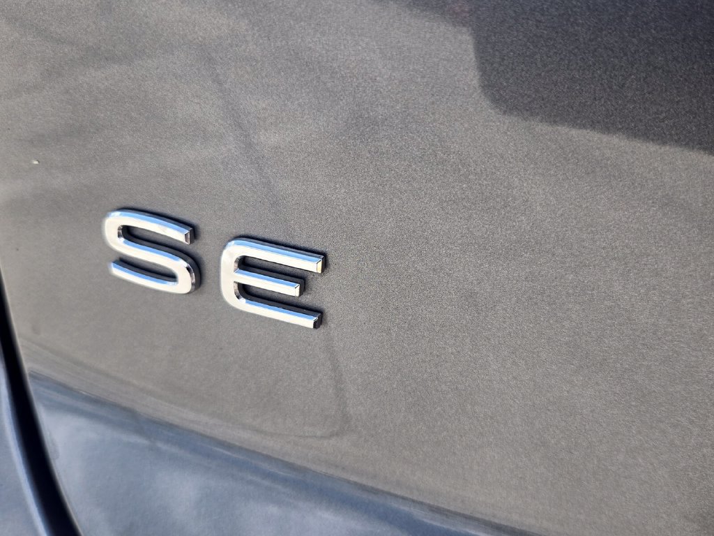 Certified 2024 Volkswagen Atlas Cross Sport SE FWD image 15