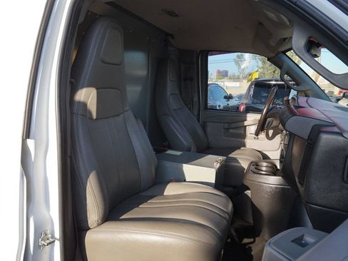 Used 2020 Chevrolet Express 3500 Extended w/ Driver Convenience Package RWD image 19