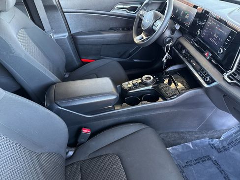 Used 2023 Kia Sportage LX image 15