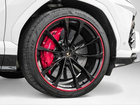 Used 2022 Lamborghini Urus image 66