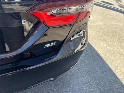 Used 2023 Toyota Camry SE FWD image 7