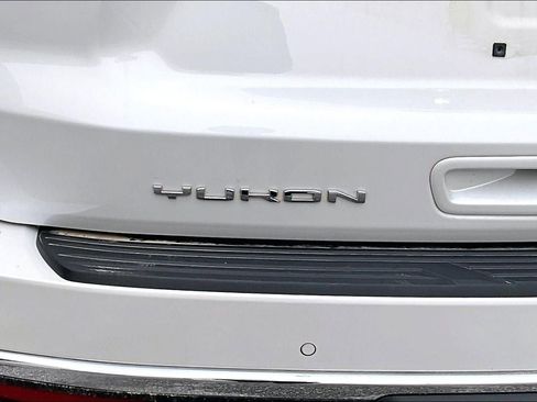 Used 2022 GMC Yukon XL SLT w/ SLT Premium Package image 30