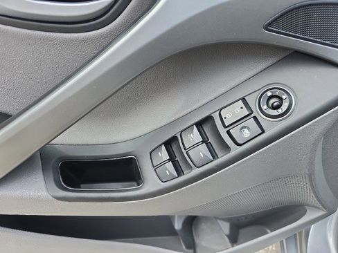 Used 2016 Hyundai Elantra Limited image 14