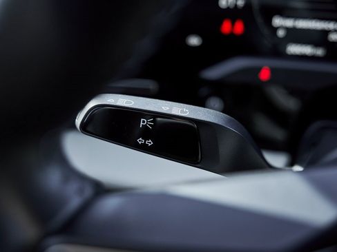 Used 2020 Porsche Taycan Turbo S image 58