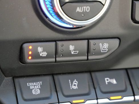 Used 2022 GMC Sierra 3500 Denali w/ Denali Ultimate Package image 27