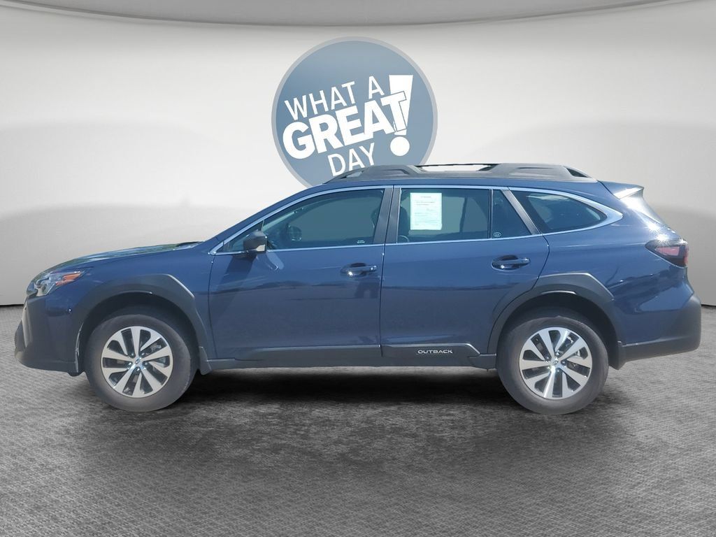 Used 2025 Subaru Outback AWD/4WD image 7