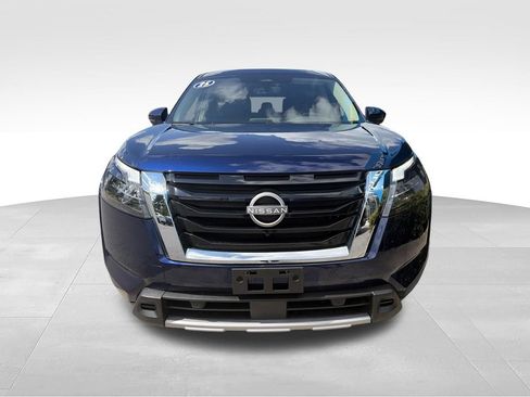 Used 2025 Nissan Pathfinder SL AWD/4WD image 3