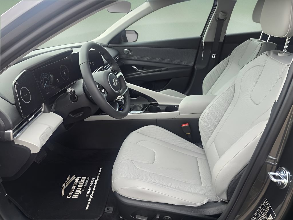 Used 2026 Hyundai Elantra Limited FWD image 12