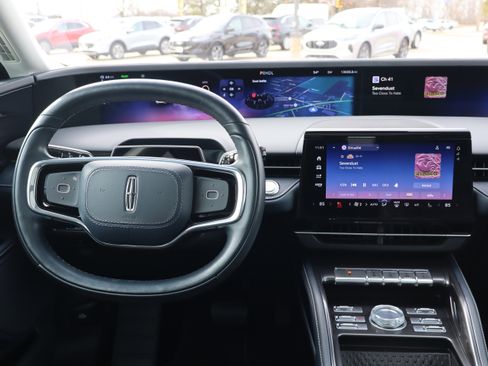 Used 2024 Lincoln Nautilus Reserve w/ Equipment Group 202A image 13