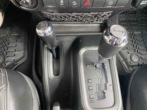 Used 2018 Jeep Wrangler Unlimited Sport AWD/4WD image 49