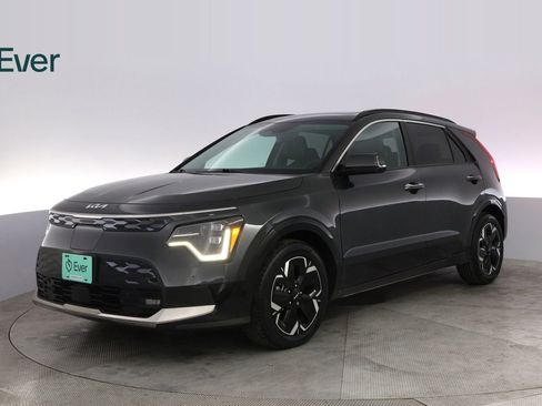 Used 2024 Kia Niro Wave w/ Wave Preserve Package image 2