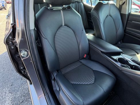 Used 2020 Toyota Camry SE image 20