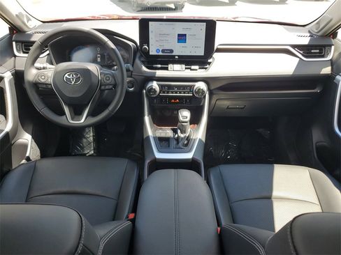 Used 2023 Toyota RAV4 Limited image 18
