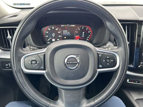Used 2019 Volvo XC60 T6 Momentum w/ Advanced Package image 14