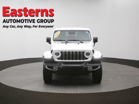 Used 2025 Jeep Wrangler Unlimited Sahara AWD/4WD image 48