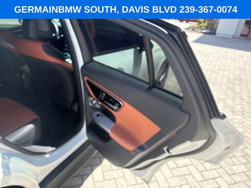 Used 2024 Mercedes-Benz GLC 300 4MATIC image 26