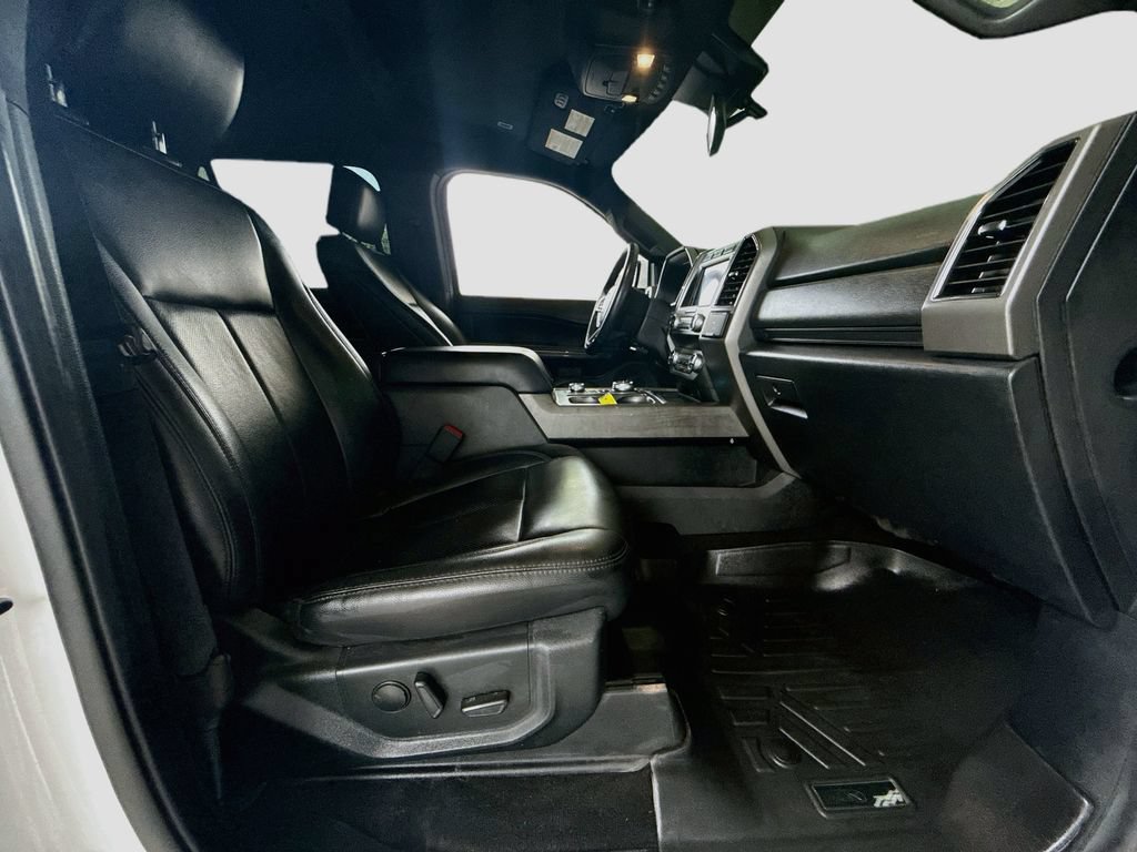Used 2020 Ford Expedition XLT w/ Equipment Group 201A AWD/4WD image 31