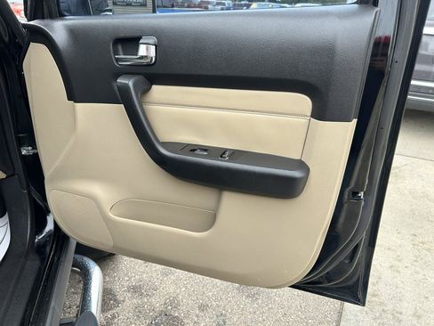Used 2007 HUMMER H3 AWD/4WD image 16
