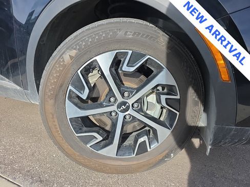 Used 2024 Kia Sportage EX image 2