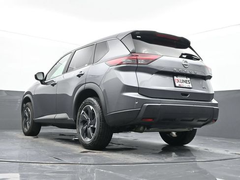 Used 2024 Nissan Rogue SV FWD image 40