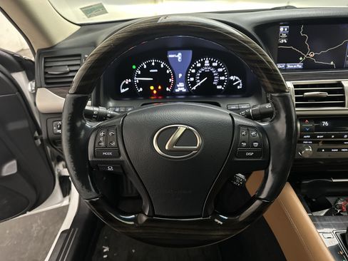 Used 2014 Lexus LS 460 AWD w/ Comfort Package image 29